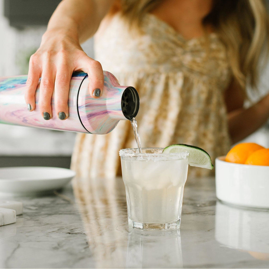 Classic Cocktail Shaker with Jigger Lid U0